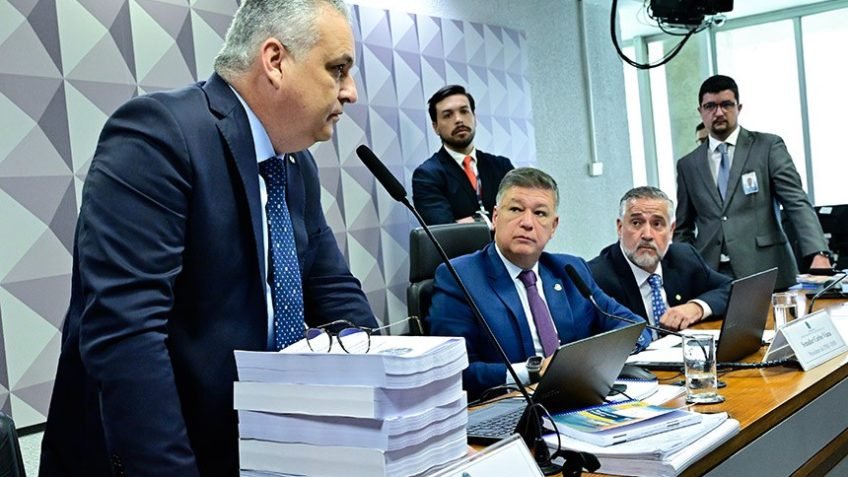 Novo aciona Conselho de Ética contra Lindbergh Farias por acusação falsa