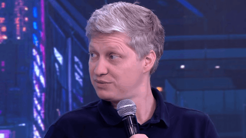 Lula "perde uns votinhos" com nova regra para presos, diz Van Hattem