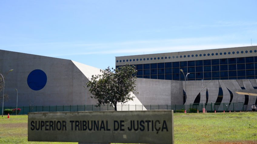 PF prende ex-assessor do STJ por venda de decisões
