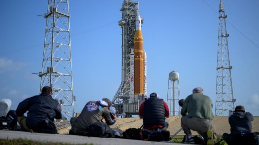 Nasa envia astronautas à Lua após 53 anos