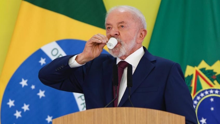 Lula sobre alta no diesel: “Vamos ter que colocar alguém na cadeia”