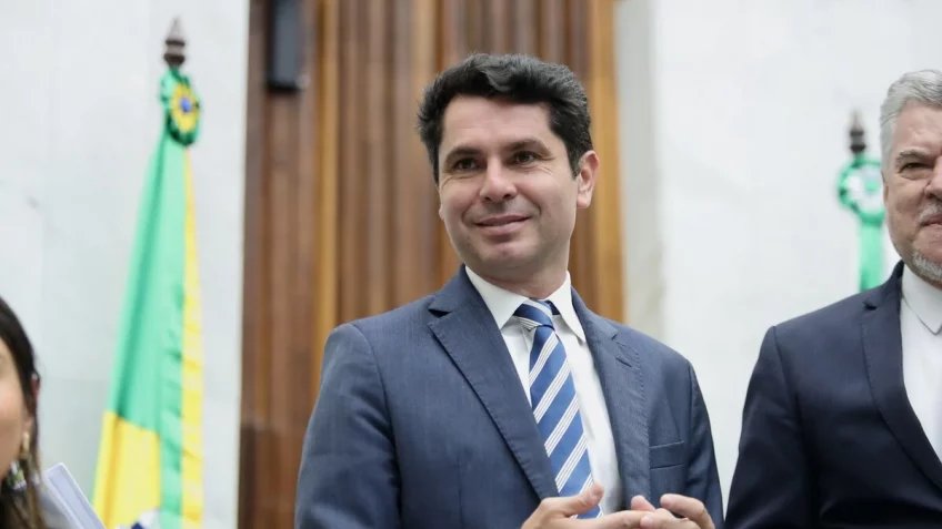 Com aval de Ratinho Junior, Curi deixa PSD e mira governo do PR