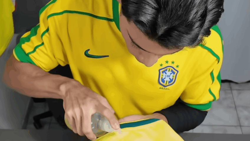 Vídeo ensina a tirar o “Vai, Brasa” do uniforme da seleção; assista