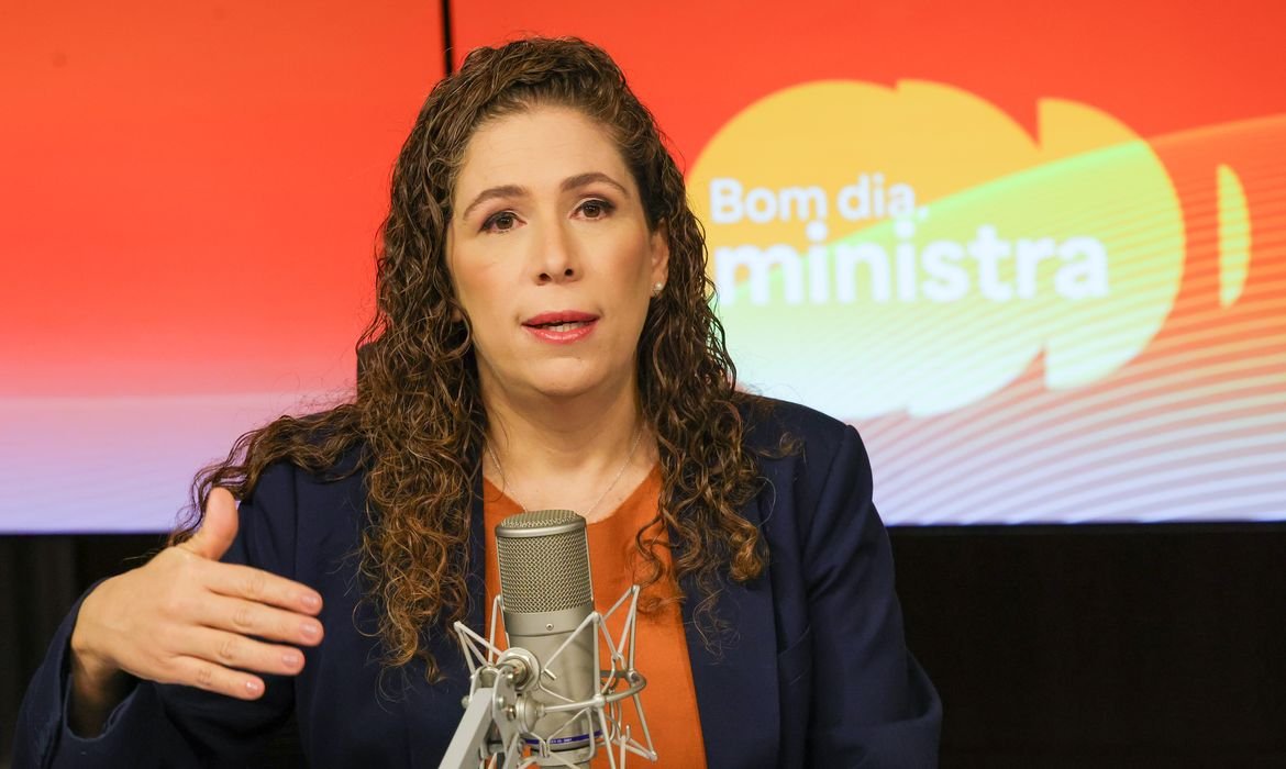 Novos cargos são para recompor capacidade do Estado, diz ministra