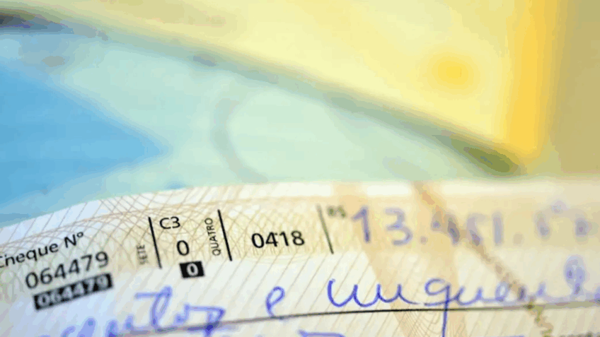 Cheques caem 18% em 2025 e atingem menor nível em 30 anos