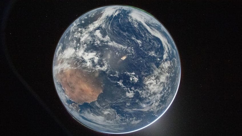 Nasa divulga fotos da Terra feitas por tripulantes da Artemis 2