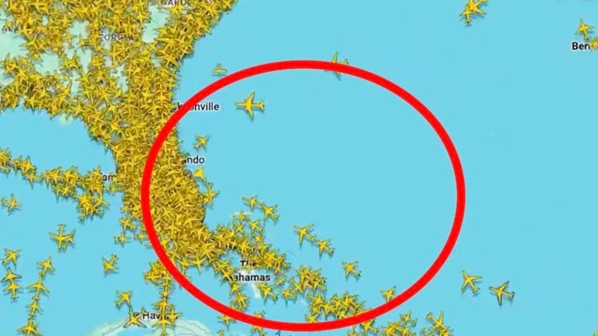 Aeronaves desviam do foguete Artemis 2 na Flórida; veja vídeo