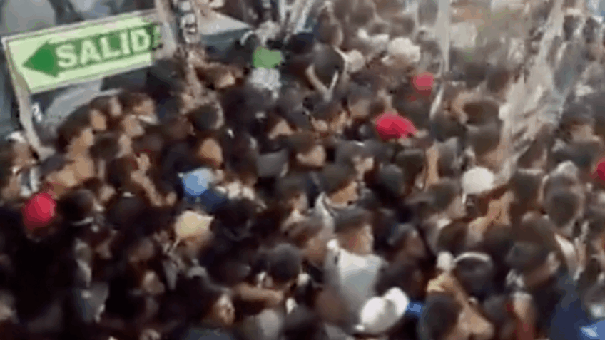 “Bandeiraço” em estádio do Peru termina com 1 morto e 60 feridos