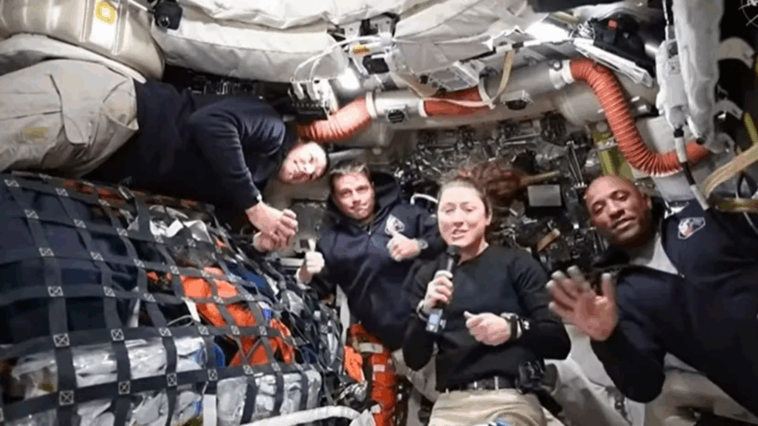 A Lua está ficando maior, diz piloto da Artemis 2 neste sábado