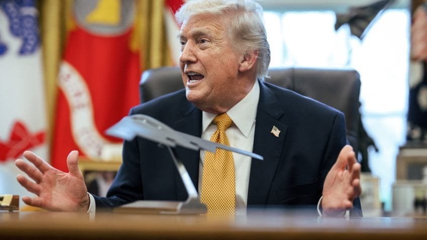 Trump promete "inferno" se Irã não reabrir Ormuz em 48 horas