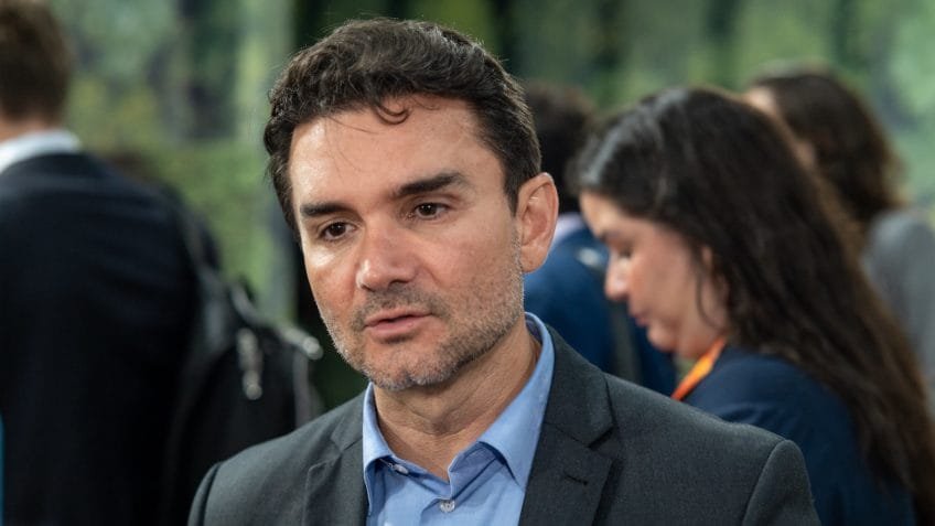 Celso Sabino se filia ao PDT e mira Senado em 2026