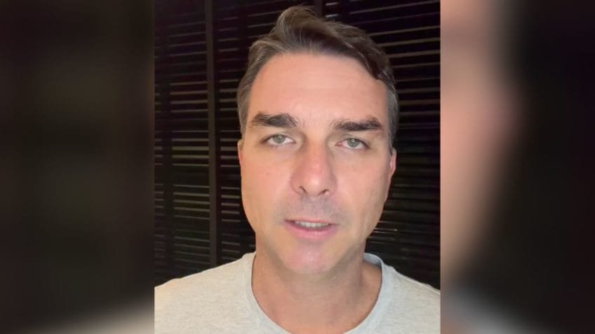 Flávio pede "racionalidade" após conflito entre Eduardo e Nikolas