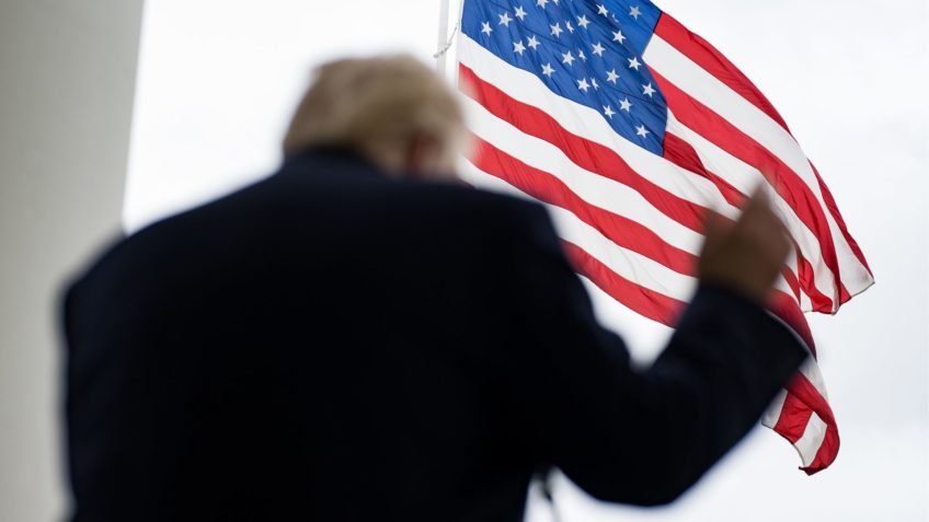 EUA resgatam 2º piloto de caça abatido pelo Irã