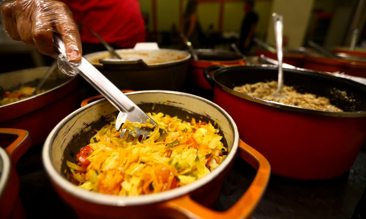 Preço médio do self-service por quilo chega a R$ 86,86 em São Paulo