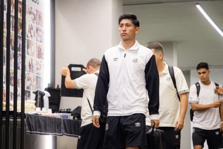 Meia sente parte física e vira baixa para Deportivo Cuenca x Santos