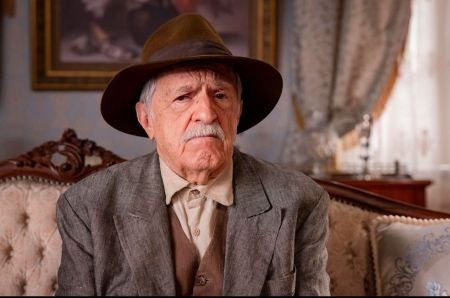 Ary Fontoura vai à Justiça pedir imóvel de volta após dívida de inquilina