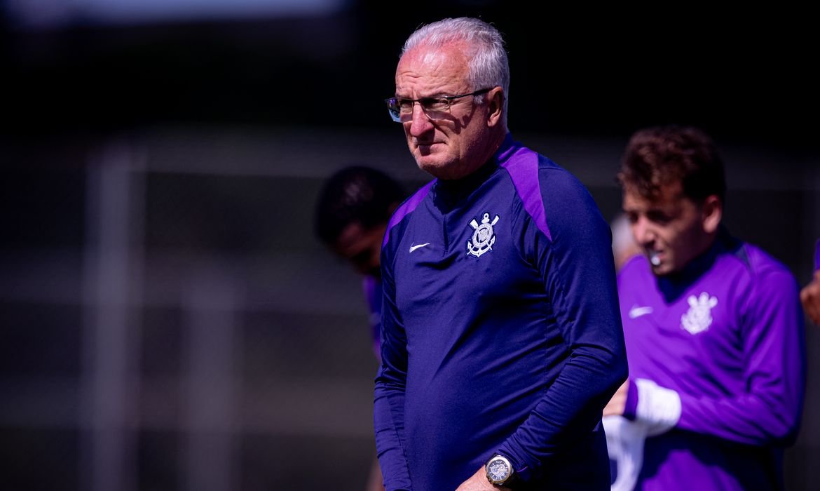 Corinthians demite Dorival Júnior após derrota para o Internacional