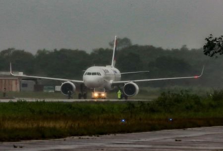 Governo zera imposto para evitar impacto da querosene na passagem aérea