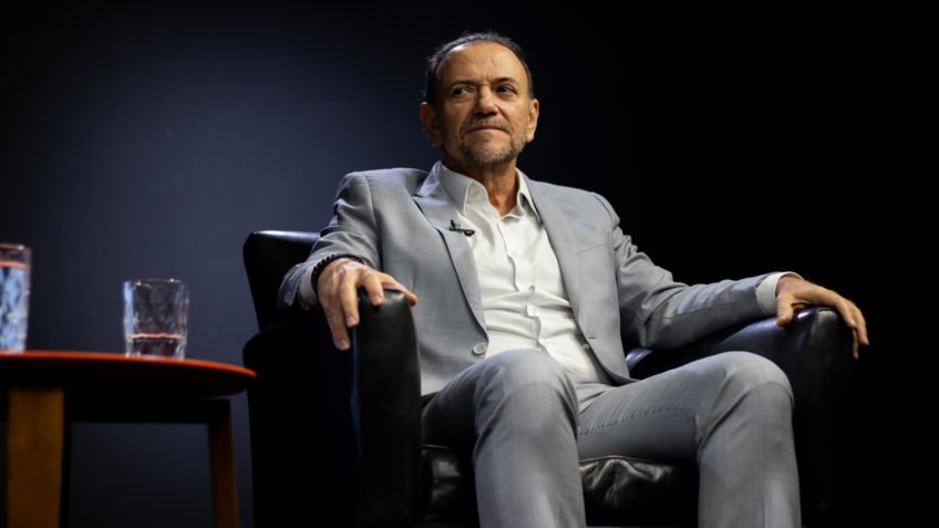 Presidente do PT pede que eleitores atuem como porta-vozes de Lula