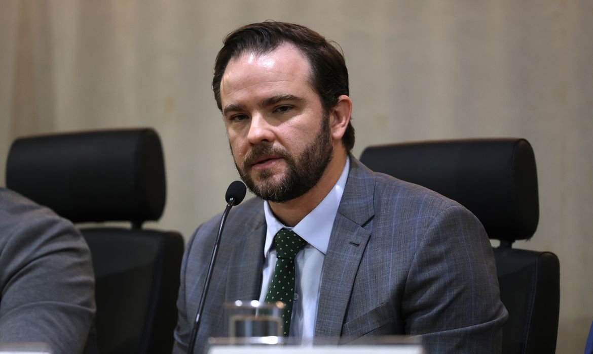 Proposta de subsídio ao diesel importado tem adesão de 25 estados