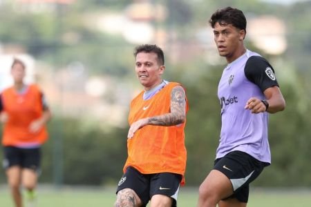 Filho de Hulk faz primeiro treino com o time profissional do Atlético