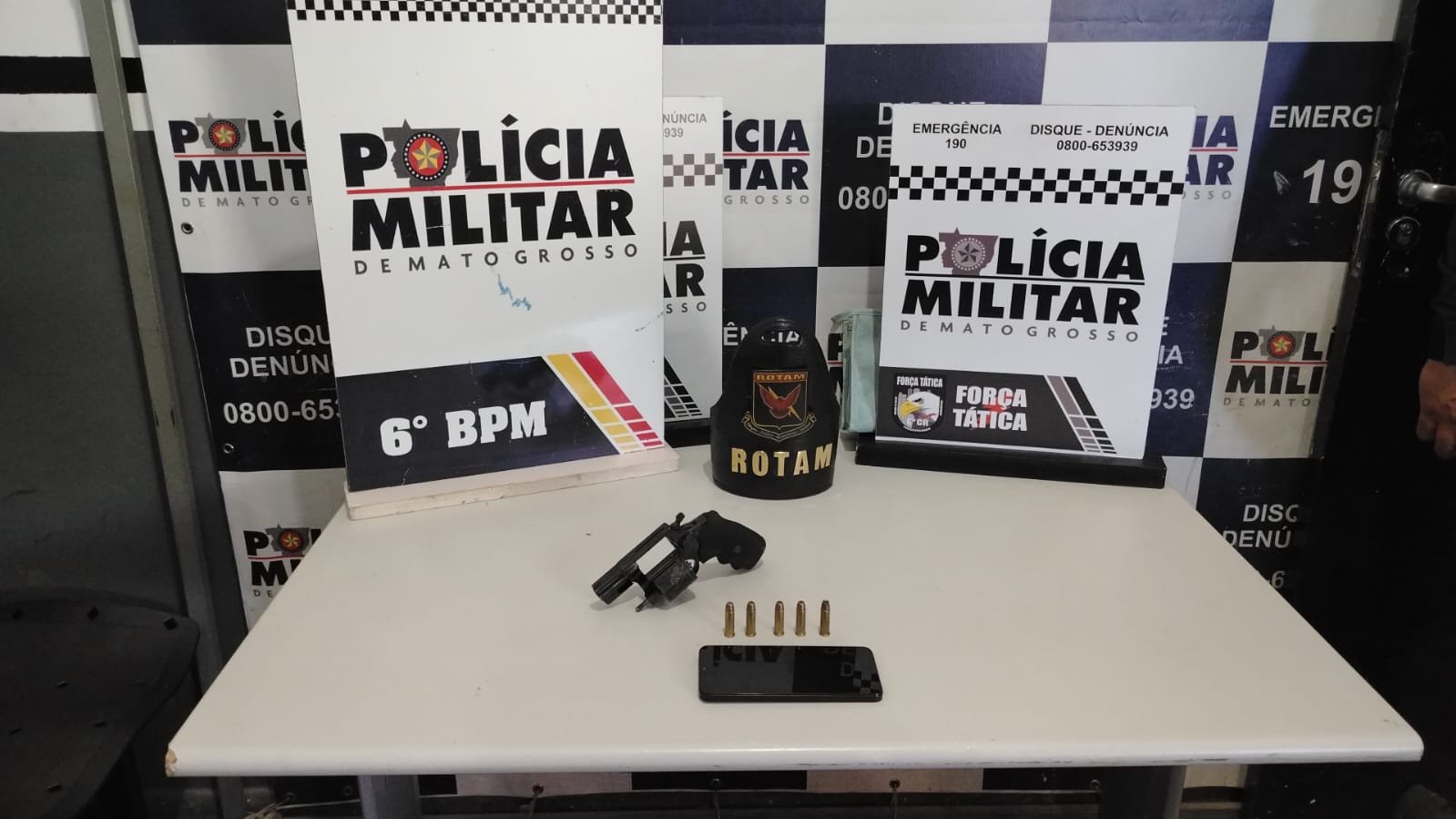 Polícia Militar intercepta tentativa de homicídio e apreende dois adolescentes e arma de fogo