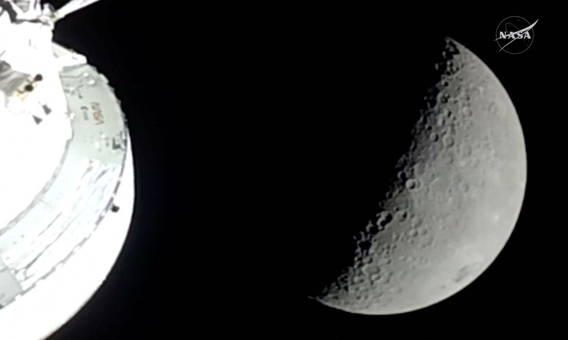 Missão lunar Artemis 2 bate recorde de distância da Terra