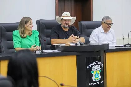 ALMT debate violência contra a mulher e destaca avanço no combate ao feminicídio em Cáceres