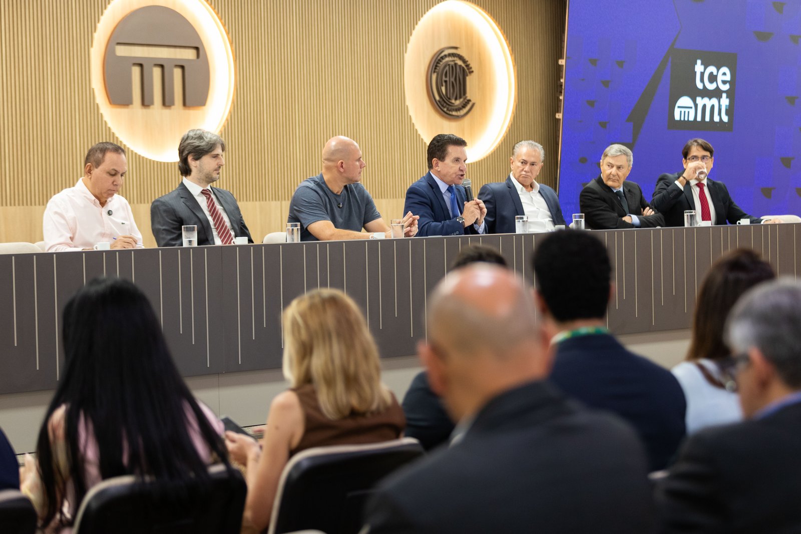 Prefeito de Cuiabá apresenta projeto referência em atendimento para idosos ao TCE e TJ