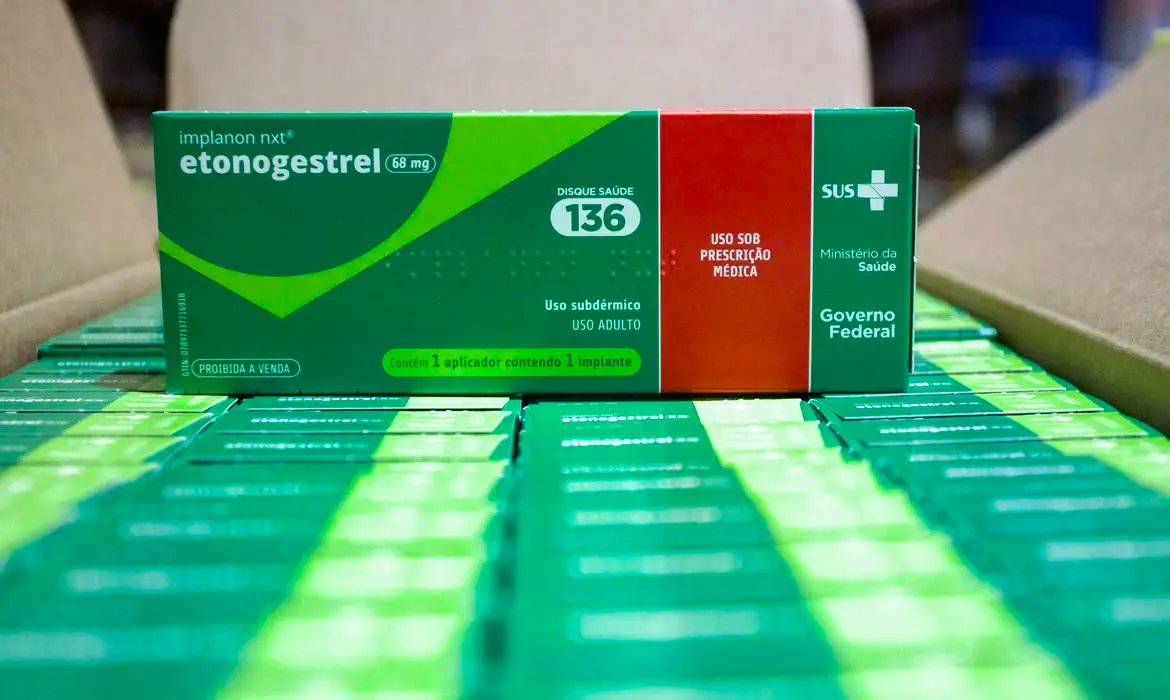 SUS qualifica profissionais para ampliar oferta de implantes hormonais