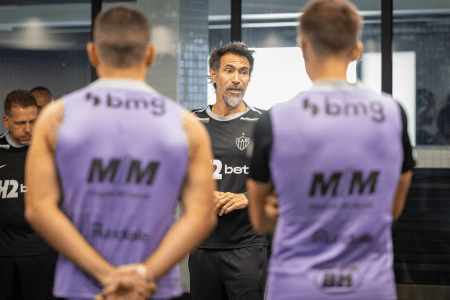 Escalação do Atlético: Domínguez deve fazer até dez mudanças para estreia na 'Sula'