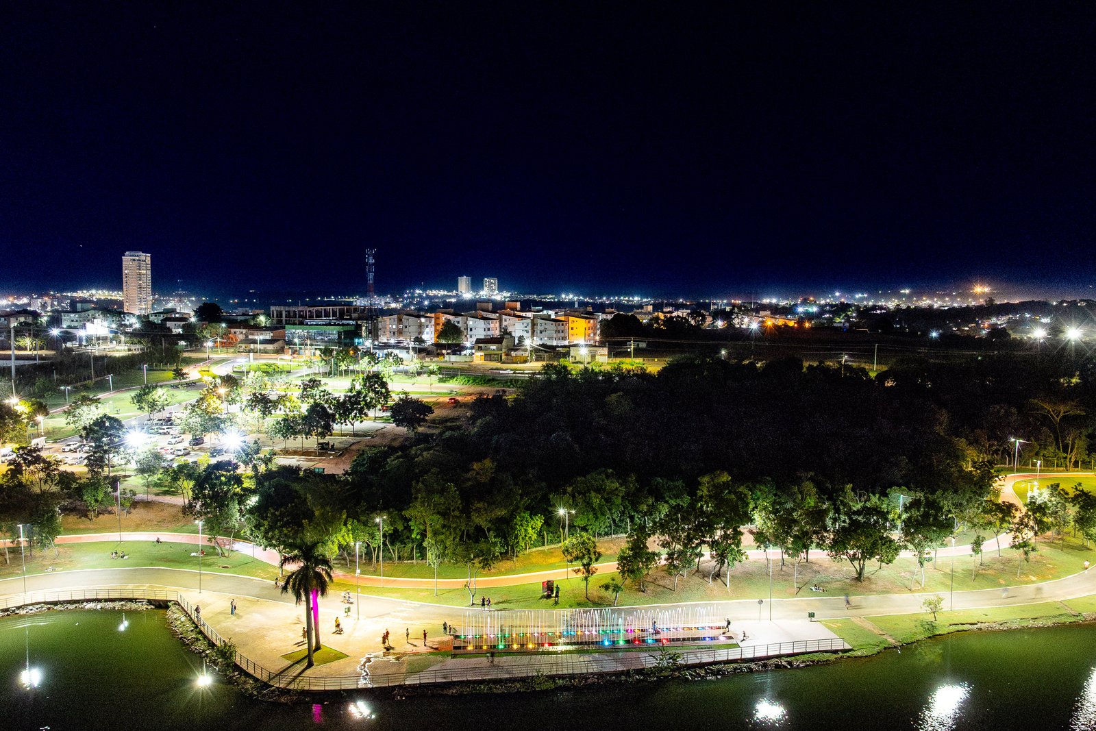 Estacionamento no Parque das Águas é gratuito e cobrança por flanelinhas é proibida