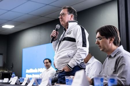 Santos atrasa direitos de imagem, e jogadores se manifestam