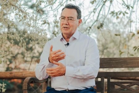 Pré-candidato à presidência, Augusto Cury propõe uso de drones contra feminicídio