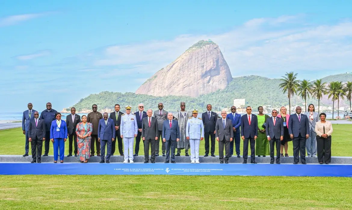 Brasil assume aliança e pede Atlântico Sul livre de guerras e tensões