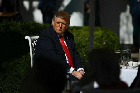 Trump demonstra irritação em relação a Otan após reunião com líder da aliança