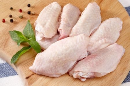 Setor de frango supera crise no Oriente Médio e bate recorde de exportações em março