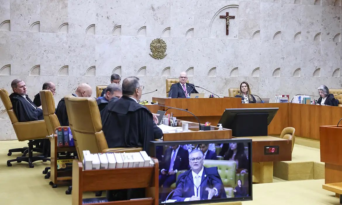 STF suspende julgamento sobre mandato-tampão para governo do Rio