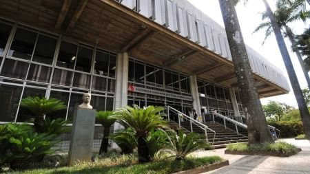 Projeto prevê teto em contrato de artistas com prefeituras; saiba valores