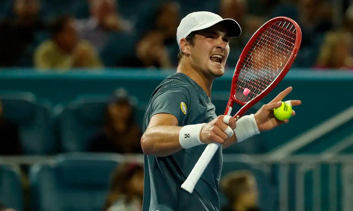 Tênis: João Fonseca avança para quartas de final em Monte Carlo