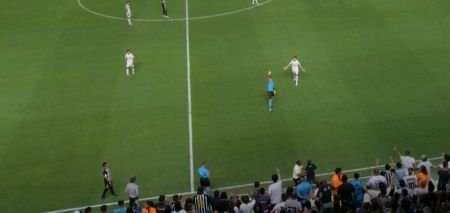 Santos x Atlético: técnico é expulso após gol anulado na Vila Belmiro