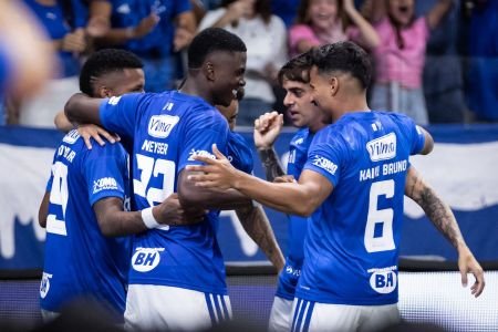 Cruzeiro cria muito, vira sobre o Bragantino e volta a vencer no Brasileiro