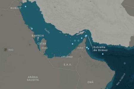 EUA iniciam bloqueio do Estreito de Ormuz