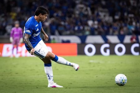 Fagner é direto e diz qual deve ser a postura do Cruzeiro contra a Universidad Católica
