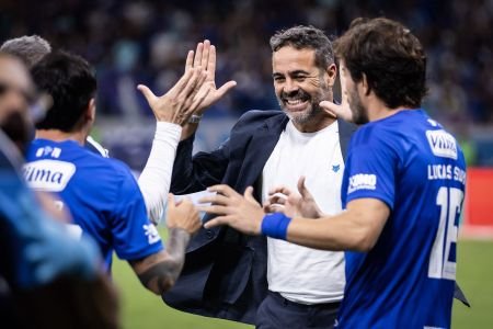 Artur Jorge tem discurso inspirado após vitória do Cruzeiro sobre o RB Bragantino