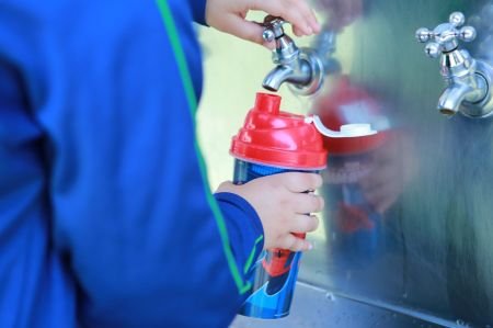 Vereadores aprovam projeto que prevê bebedouros gratuitos em espaços públicos de BH